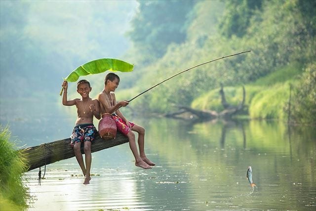 世界の「遊ぶ子ども」たちの写真