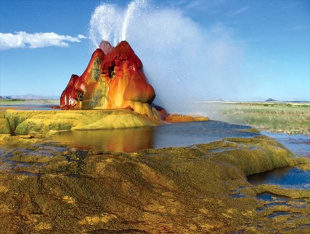 世界の絶景Fly_geyser_R