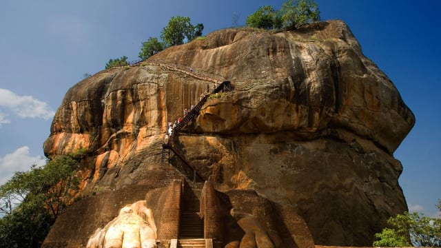 Sigiriya-rock-fortress-dambulla-sri-lanka