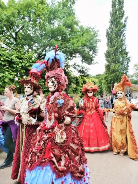 【激安のフランス旅行】田舎の町や家を旅行する裏技【パリ〜ボーヴェ等】