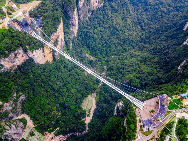 色んな意味での怖さがある 中国のガラスの橋 大峡谷玻璃大橋 Yoso Walk