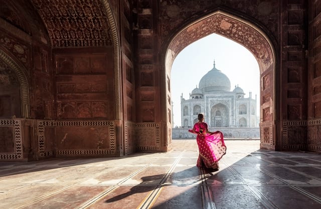 おしゃれな旅行写真撮影のコツ11選（ポーズや撮り方のアイデア）